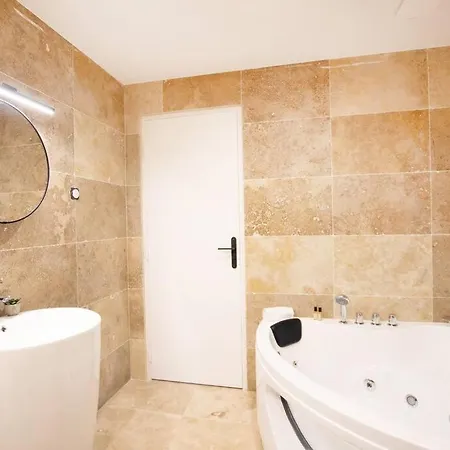 Avec Jacuzzi Dans Le 10e Apartment